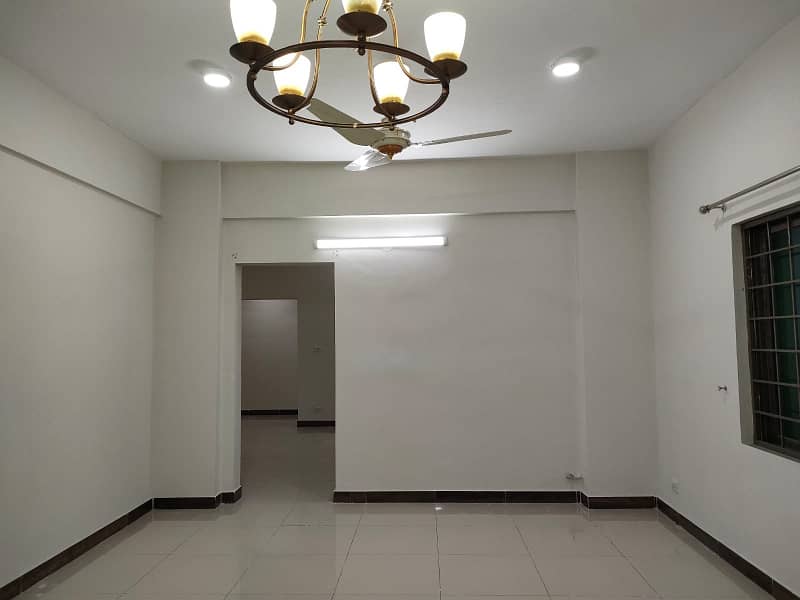 Stunning 10 Marla 3 Bed Flat On 7th Floor For Sale In Askari 11 Lahore 6
