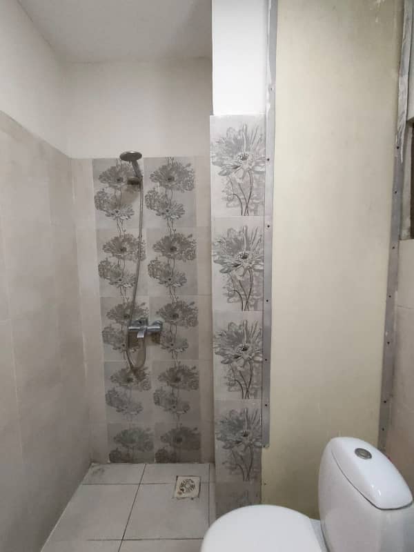 Stunning 10 Marla 3 Bed Flat On 7th Floor For Sale In Askari 11 Lahore 10