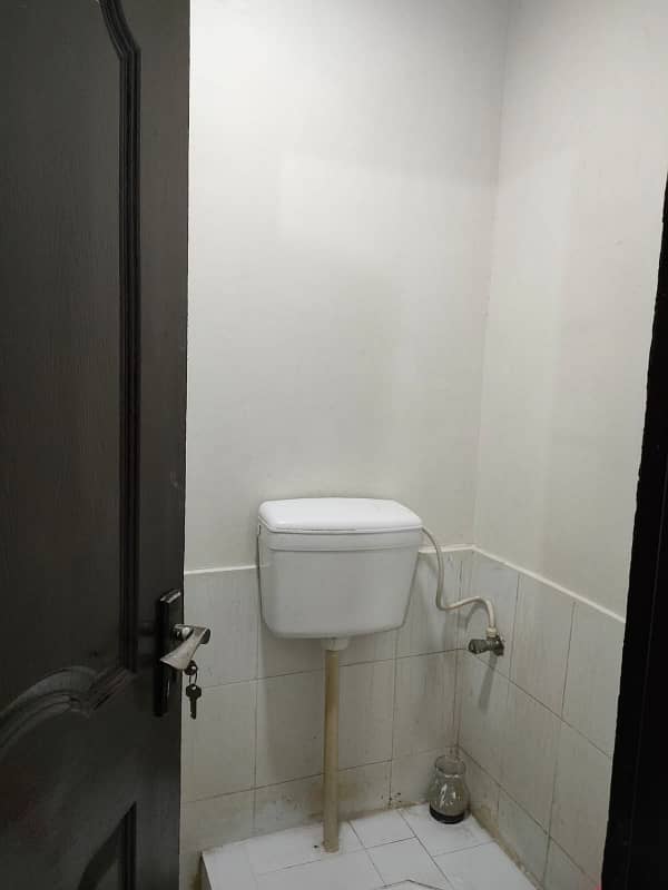 Stunning 10 Marla 3 Bed Flat On 7th Floor For Sale In Askari 11 Lahore 17
