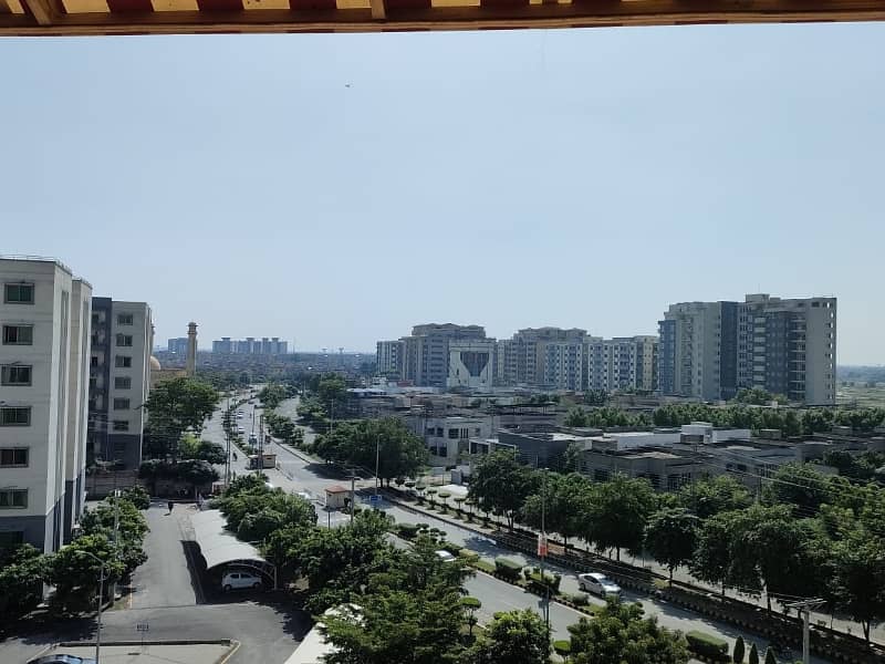 Stunning 10 Marla 3 Bed Flat On 7th Floor For Sale In Askari 11 Lahore 19