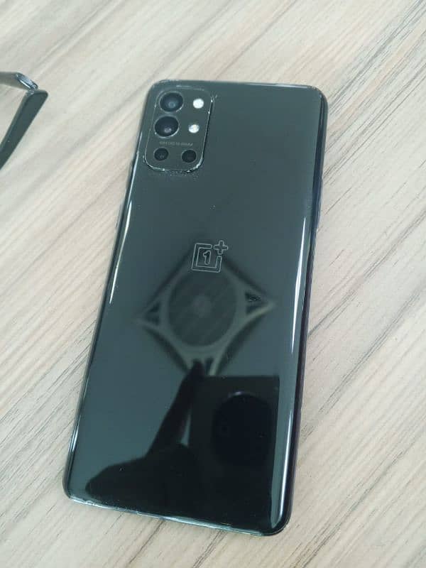 OnePlus 9r 8/256 0