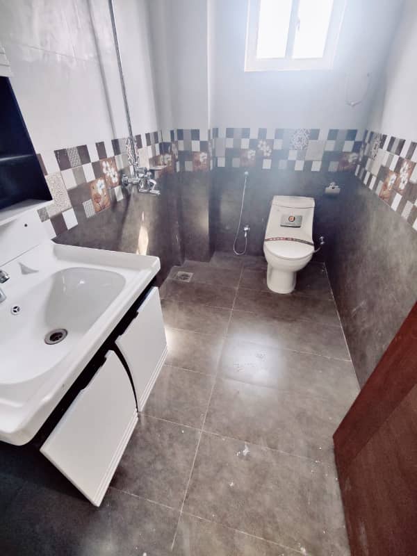 1 BED BRAND NEW READY TO MOVE APARTMENT FOR SALE SECTOR E BAHRIA TOWN LAHORE 0