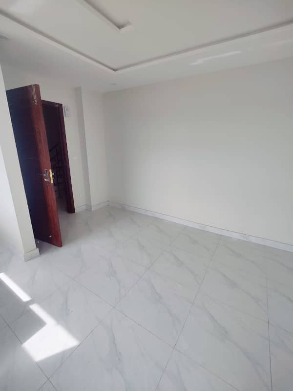 1 BED BRAND NEW READY TO MOVE APARTMENT FOR SALE SECTOR E BAHRIA TOWN LAHORE 1