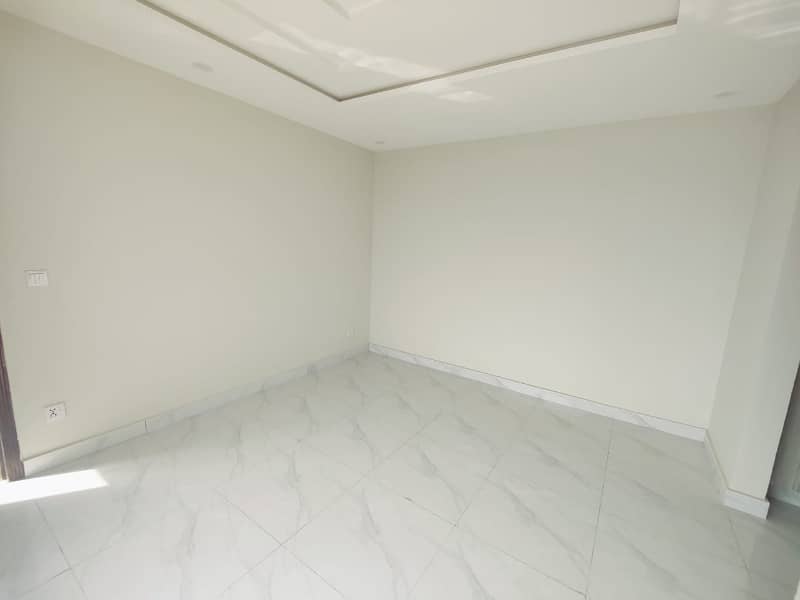 1 BED BRAND NEW READY TO MOVE APARTMENT FOR SALE SECTOR E BAHRIA TOWN LAHORE 2