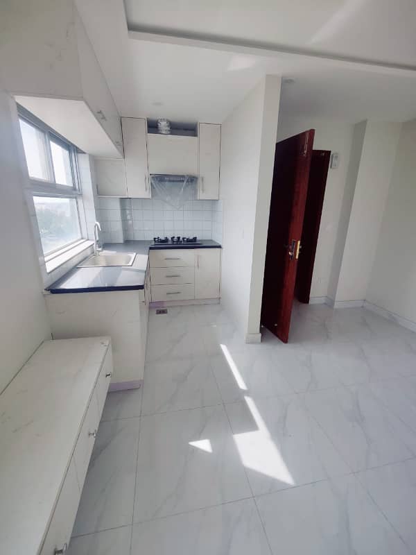 1 BED BRAND NEW READY TO MOVE APARTMENT FOR SALE SECTOR E BAHRIA TOWN LAHORE 3