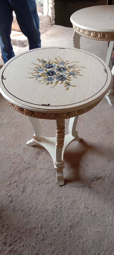Round Table/Coffee Table/Table/wooden table/centre table 2