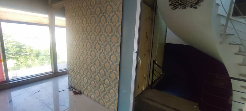 4 Marla 1st Floor With Cabins 11