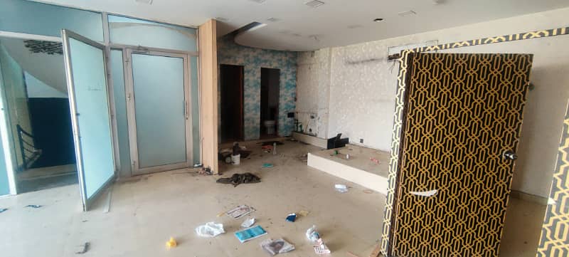 4 Marla 1st Floor With Cabins 24