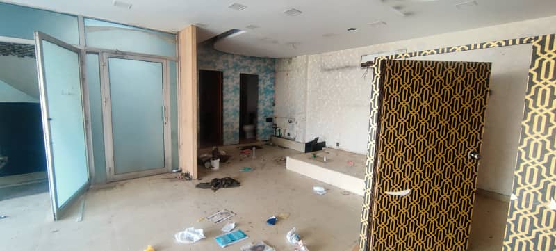 4 Marla 1st Floor With Cabins 26