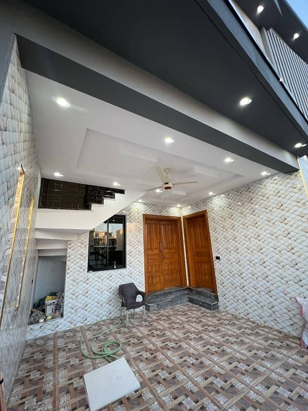 To sale You Can Find Spacious Prime Location House In Faisal Town Phase 1 - Block A 10