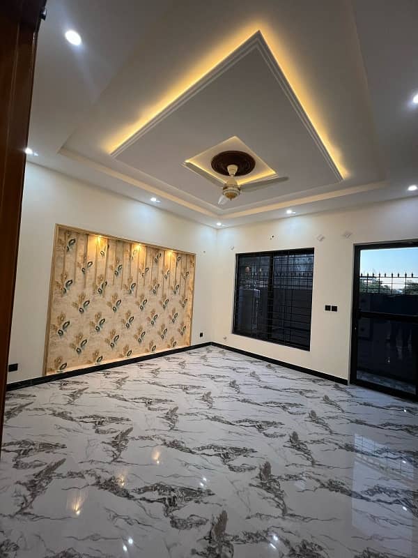 To sale You Can Find Spacious Prime Location House In Faisal Town Phase 1 - Block A 16