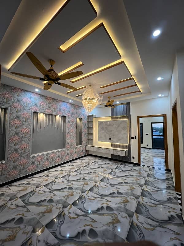To sale You Can Find Spacious Prime Location House In Faisal Town Phase 1 - Block A 17