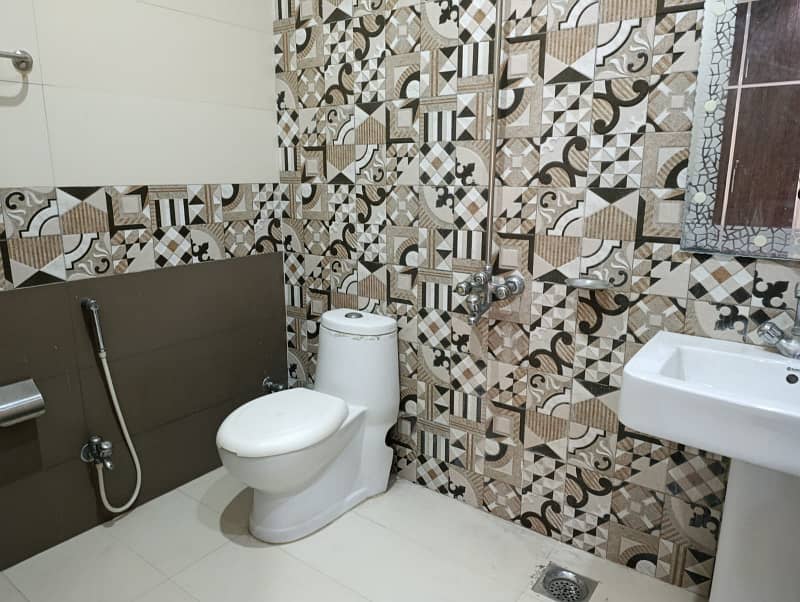 5 Marla Brand New Upper Portion For Rent in Johar Town Very Super Hot Location Very With Sui Gass Meter Installed 10
