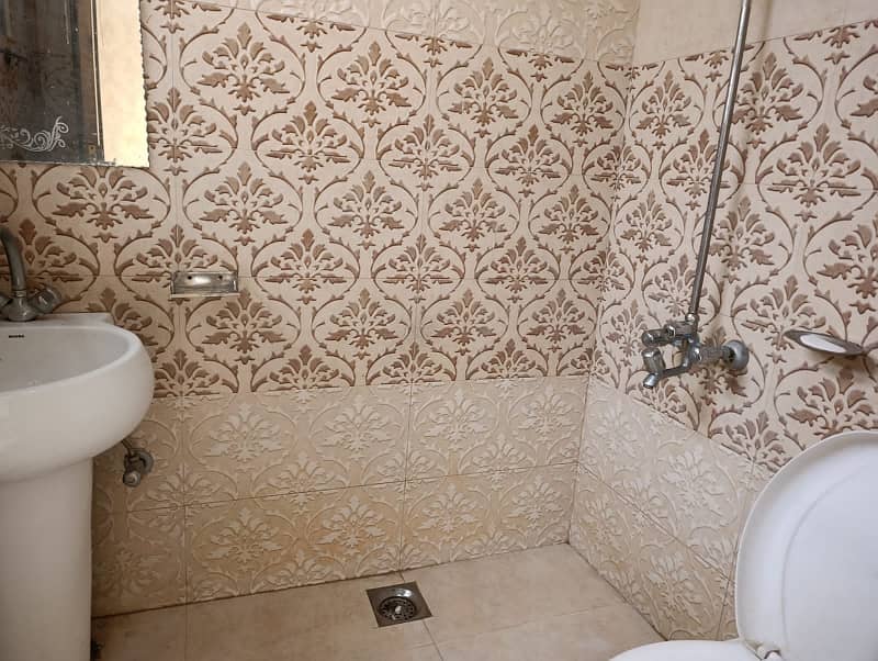 5 Marla Brand New Upper Portion For Rent in Johar Town Very Super Hot Location Very With Sui Gass Meter Installed 14