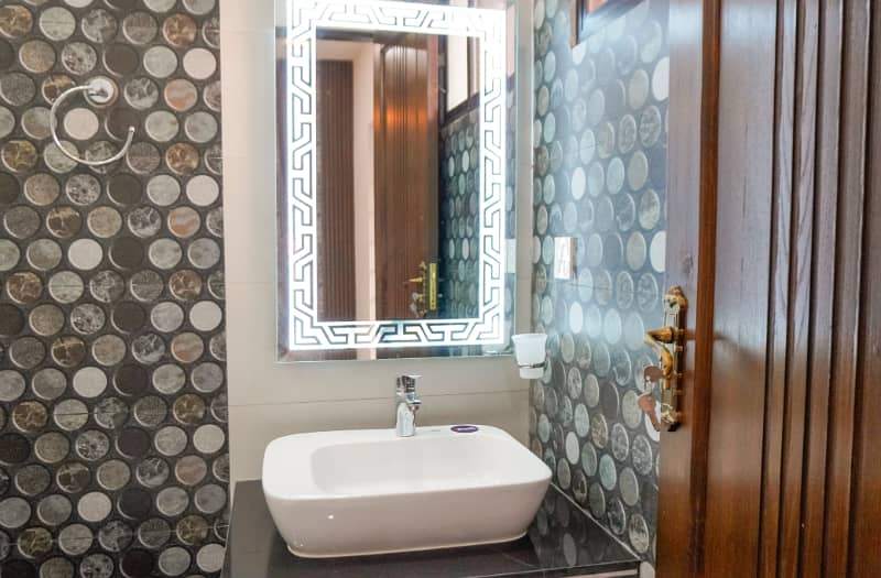 5 Marla Brand New Upper Portion For Rent in Johar Town Very Super Hot Location Very 19