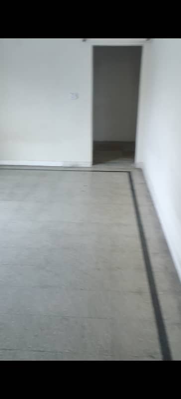1 Kanal Upper Portion For Rent With Garage In Judicial Colony 2
