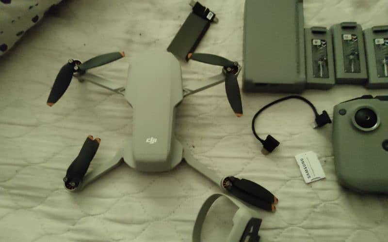 DJI Mini 2 drone with all accessories 0