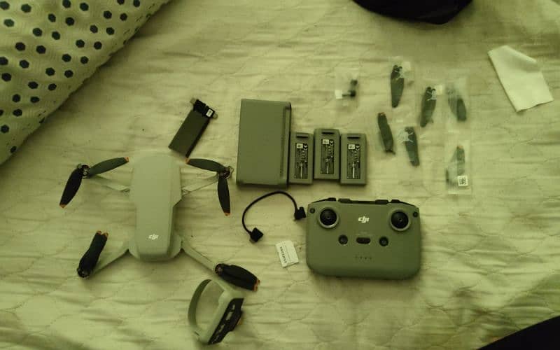 DJI Mini 2 drone with all accessories 4
