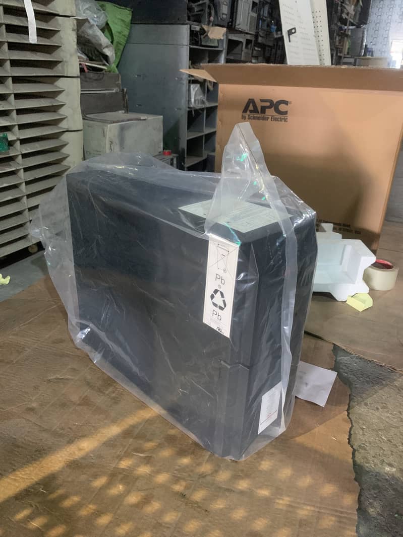 Apc SURT 6000xli box pack All series Available. 1