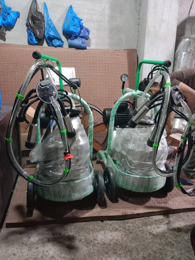 Milking Machine with 35L Bucket | High Quality | Pump Warranty 14