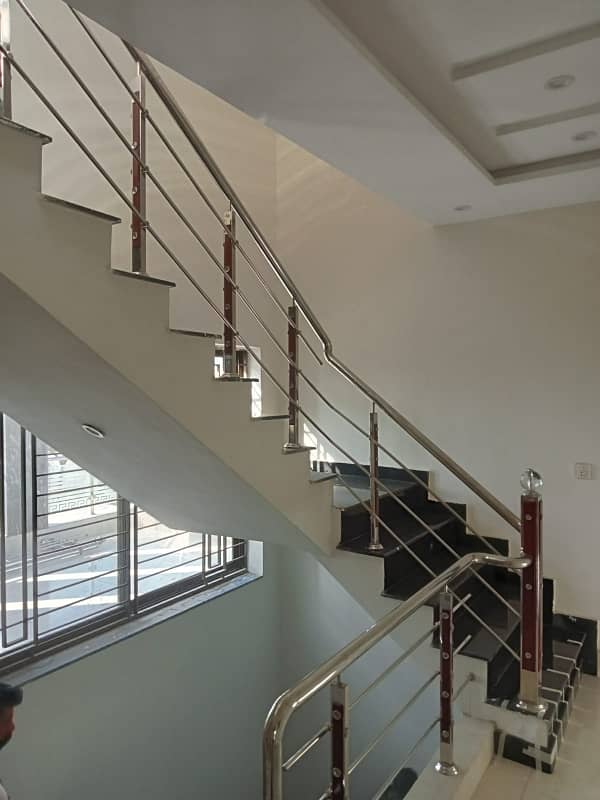DHA PHASE 4 BLOCK DD 1 KANAL FULL HOUSE FOR RENT. 11