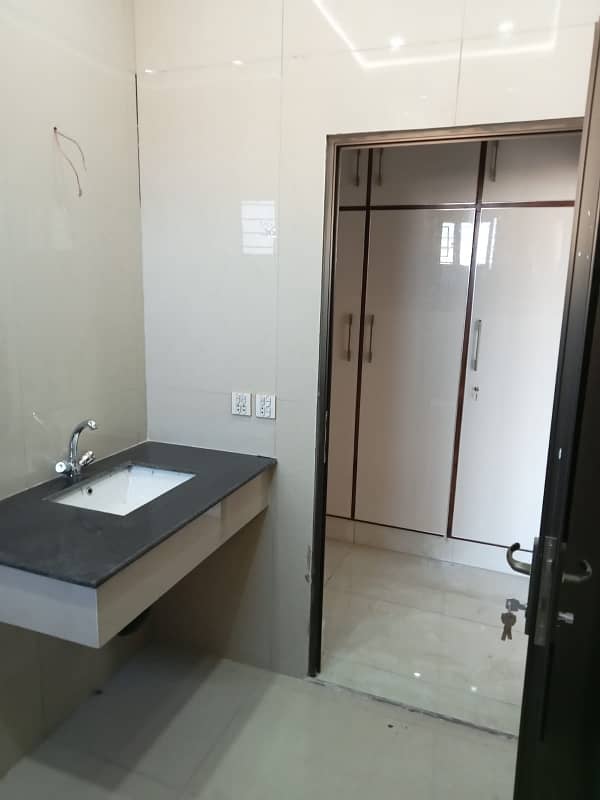 DHA PHASE 4 BLOCK DD 1 KANAL FULL HOUSE FOR RENT. 20