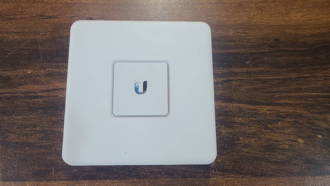 Ubiquiti Unifi Security Gateway (USG) (Renewed) 13
