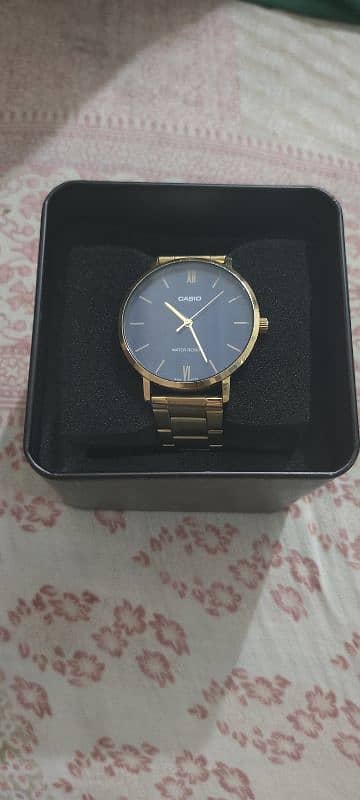 Casio watch golden just like new