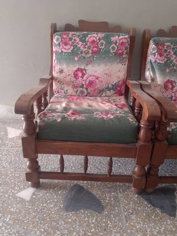 5 seat sofa is available in very good condition 0