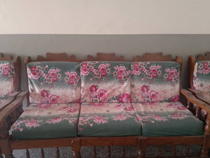 5 seat sofa is available in very good condition 2