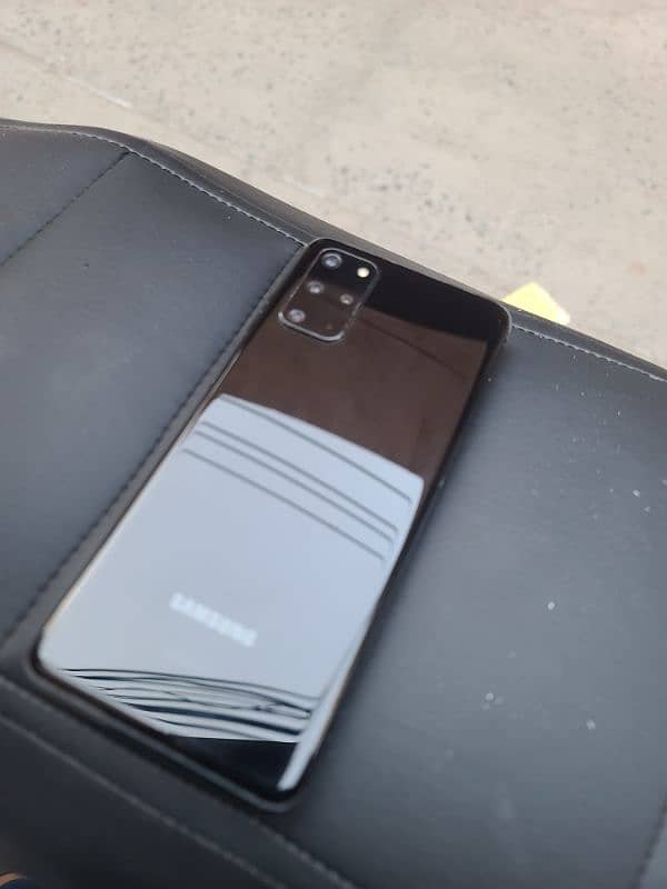 s20 plus  8 128 0