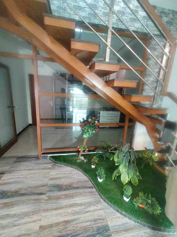 New Design 3 Bedroom Semi Furnished Pent House With Spectacular View Available On Rent 5