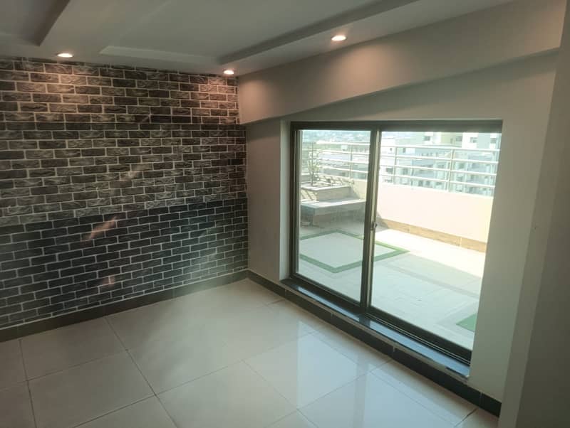 New Design 3 Bedroom Semi Furnished Pent House With Spectacular View Available On Rent 15