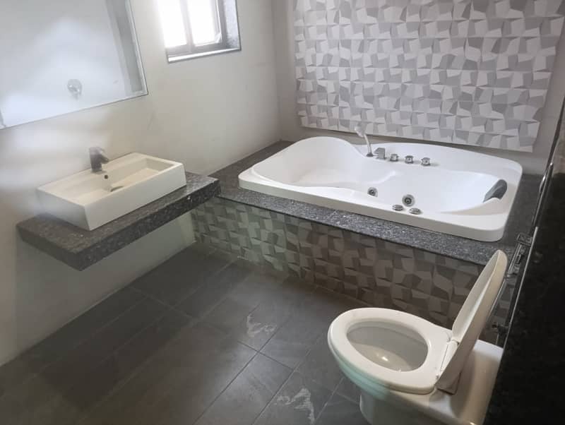 New Design 3 Bedroom Semi Furnished Pent House With Spectacular View Available On Rent 27