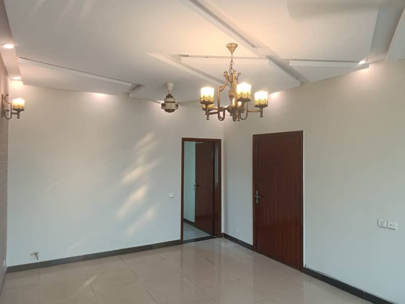 New Design 3 Bedroom Semi Furnished Pent House With Spectacular View Available On Rent 28