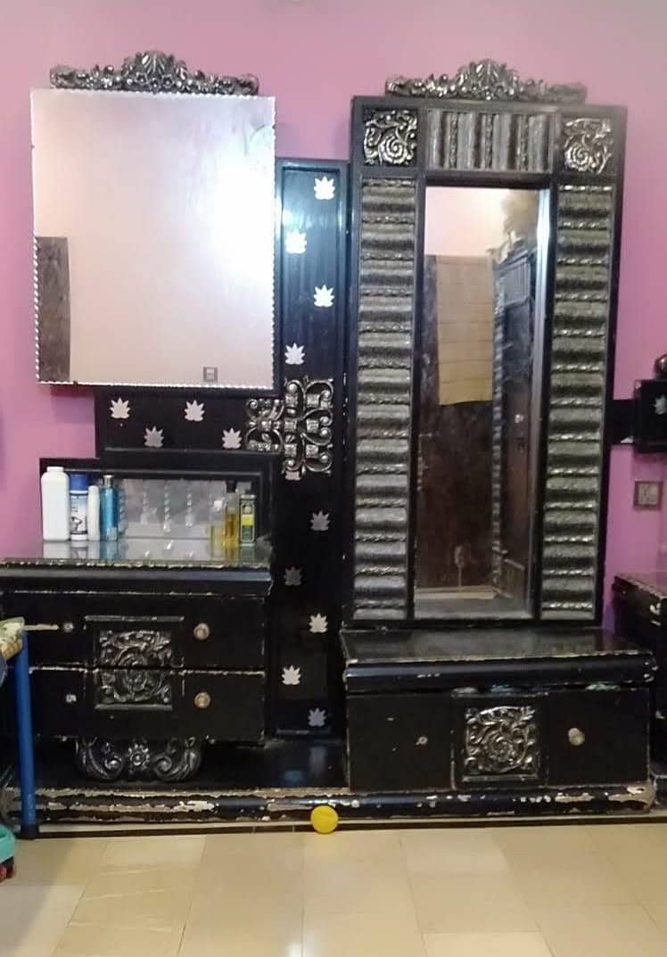 Dressing Table For Sale 0