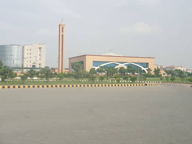 IDEAL LOCATION PLOT AVAILABLE FOR SALE DHA CITY SECTOR 3C 7