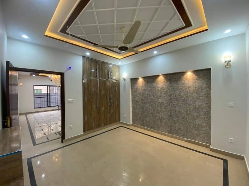 A BEAUTIFUL HOUSE DEPEND ON 5 MARLA DOUBLE STOREY IN AL GHANI GARDEN PHASE 1 7