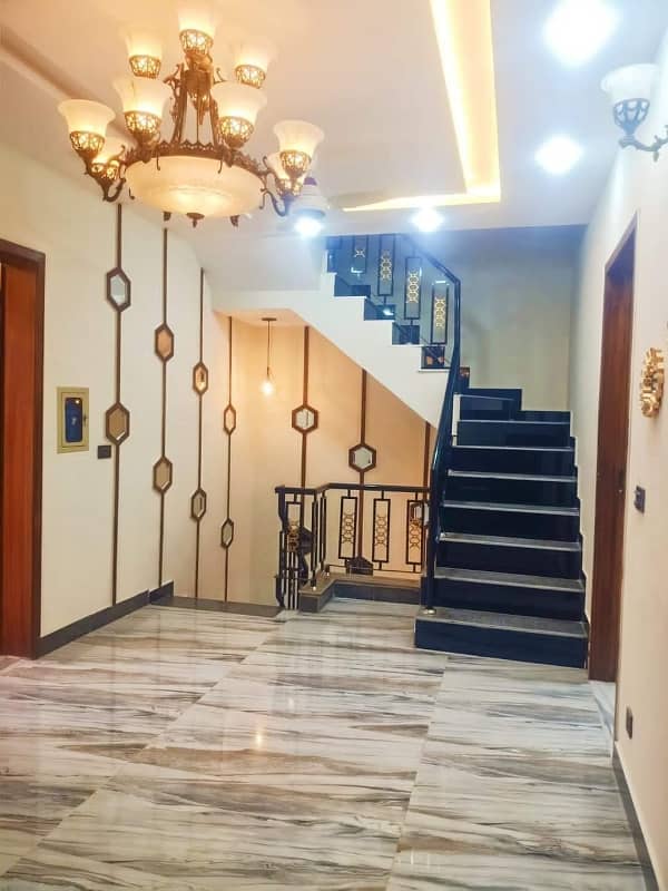 A BEAUTIFUL HOUSE DEPEND ON 5 MARLA DOUBLE STORY IN HAFEEZ GARDEN PHASE 1 HOUSING SOCIETY 0