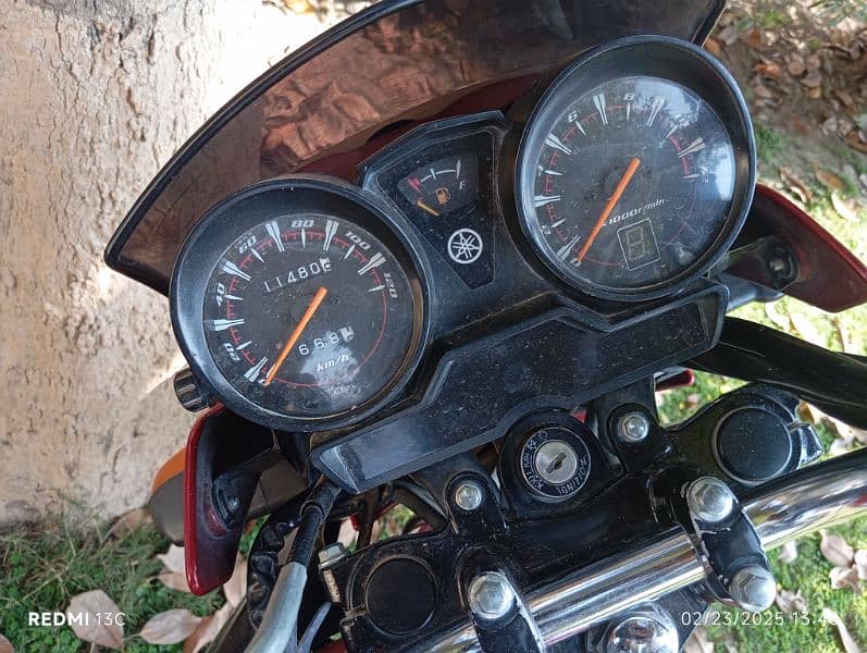 YBR 125 2
