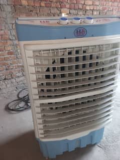 Full size cooler only 3 months used