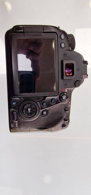 Canon 6D Mark II With 35mm 1.4 3