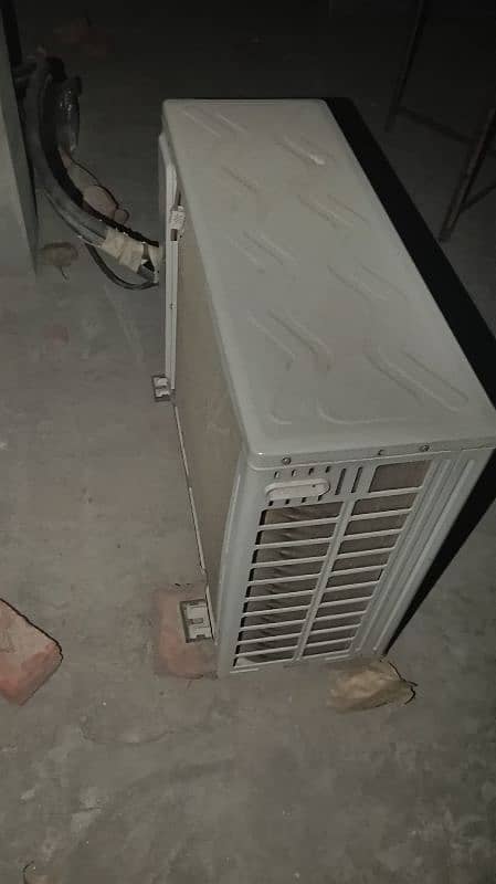 1.5 Ton AC For Sale. 6