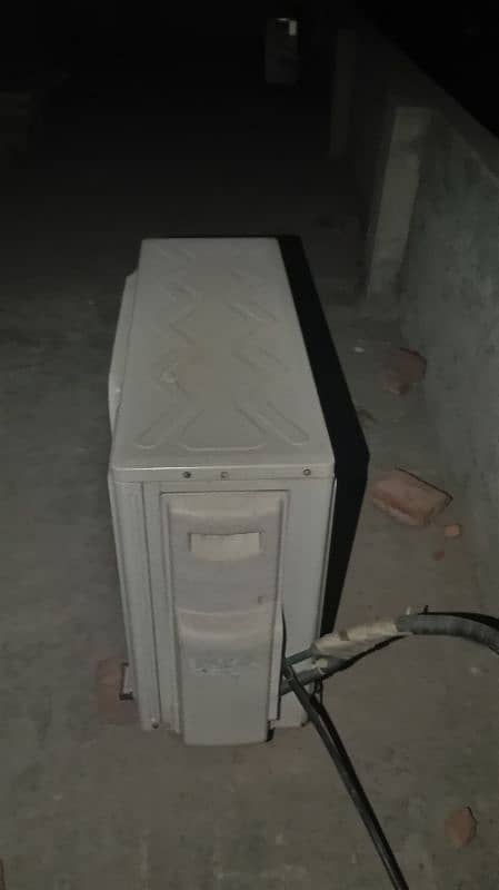 1.5 Ton AC For Sale. 7