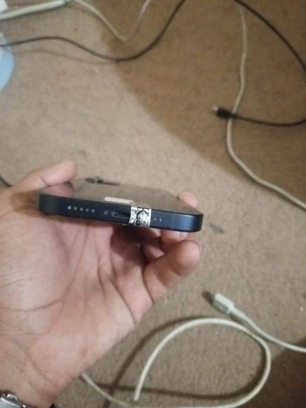 I PHONE 12, 64GB FOR SALE IN GOOD CONDITION 2