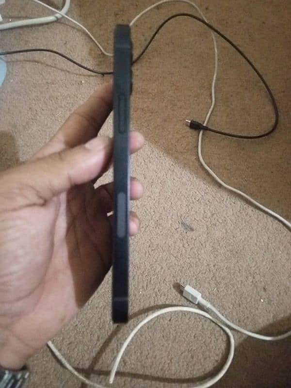 I PHONE 12, 64GB FOR SALE IN GOOD CONDITION 3