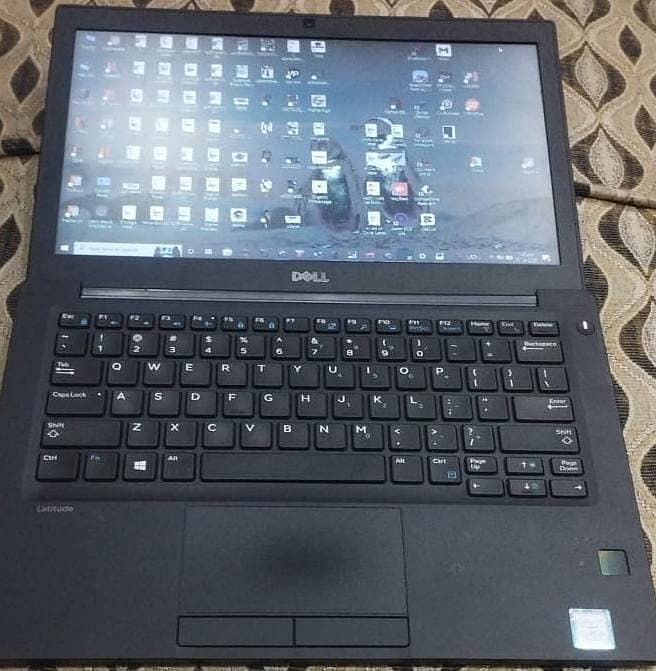 DELL LATITUDE  Intel(R) Core(TM) i5-7200U 8/238/128 GB Looks like new 3