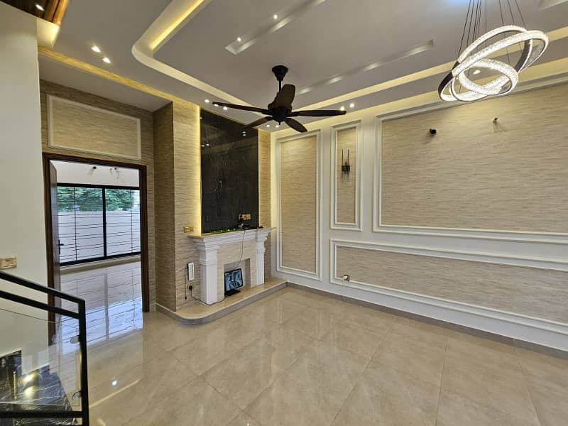 Spacious and Modern House for Rent in DHA Lahore 2