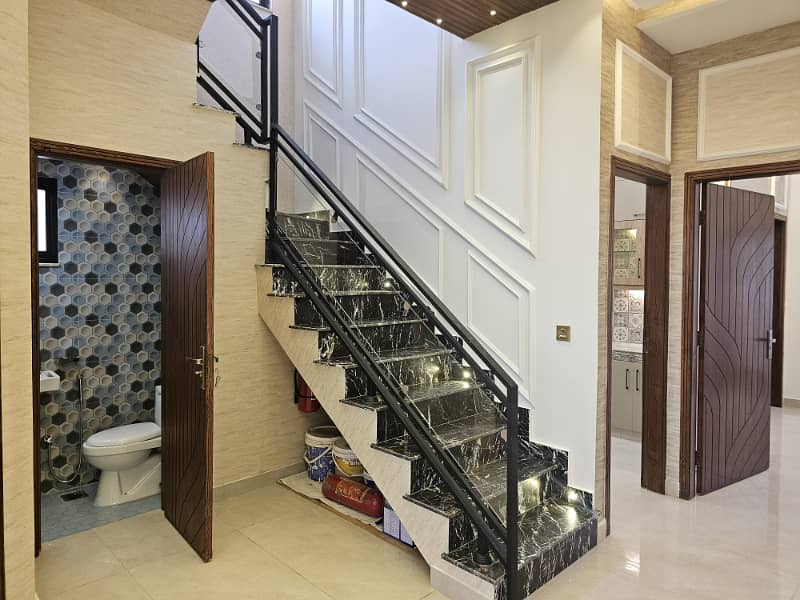 Spacious and Modern House for Rent in DHA Lahore 4