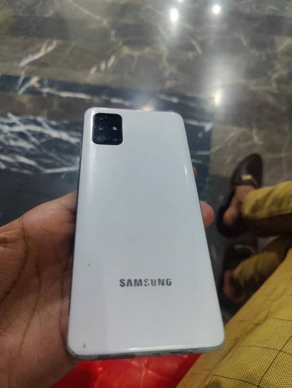 Samsung galaxy A51  condition best 1